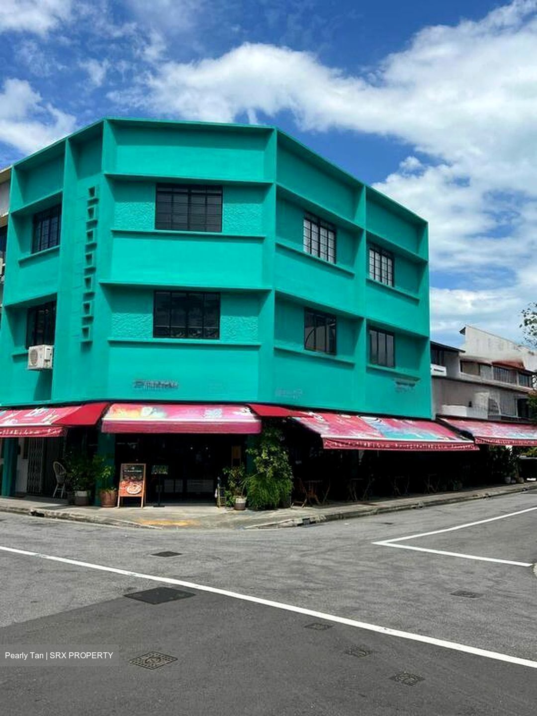 Tembeling Lane (D15), Retail #519764671